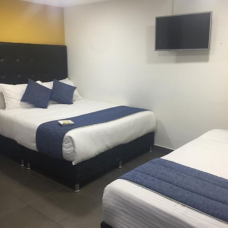 Hotel Aj Ferial โบโกตา ภายนอก รูปภาพ